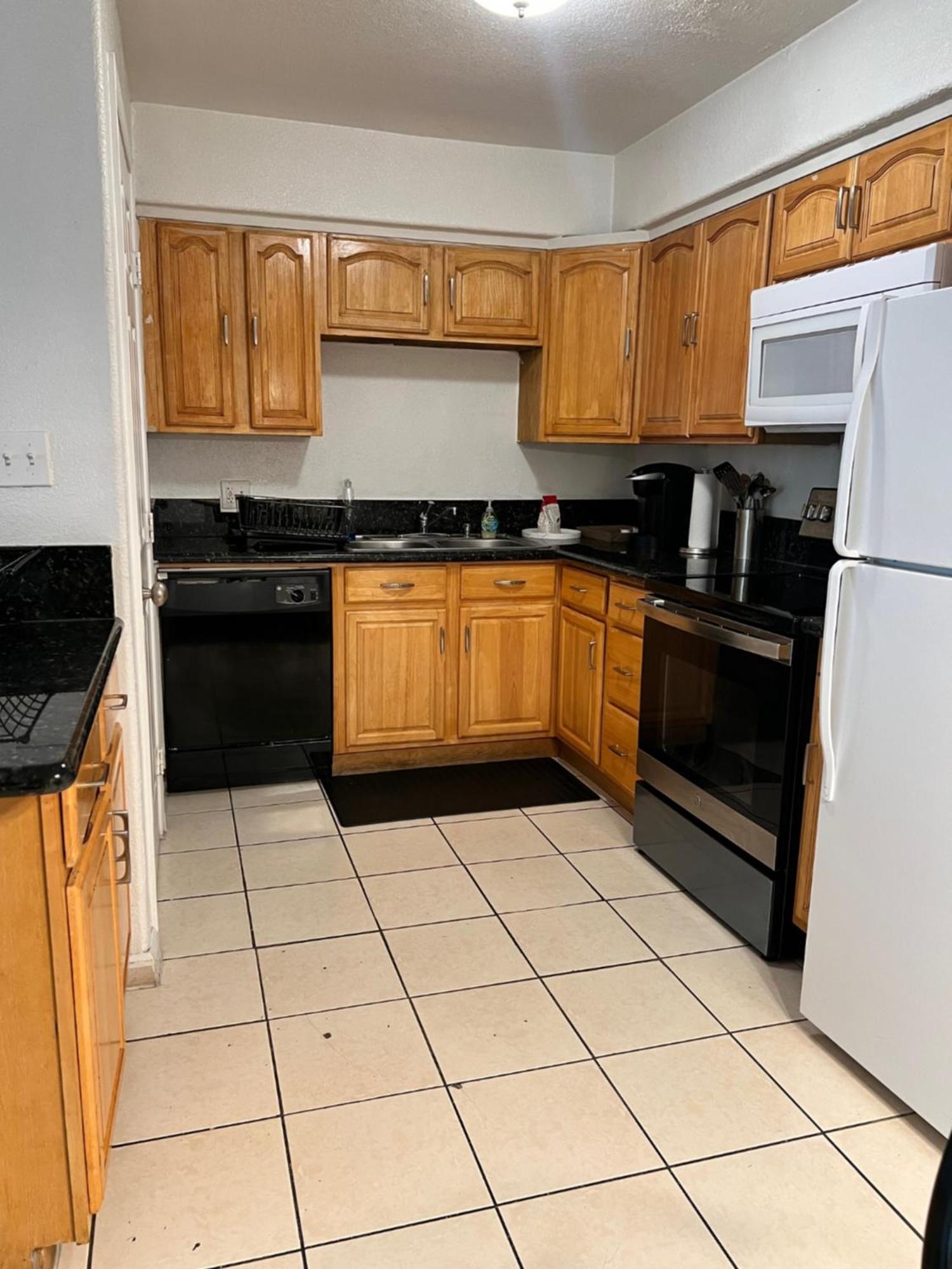 Lovely 1Bed,1Bath Condo With Free Parking Fresno Exterior photo